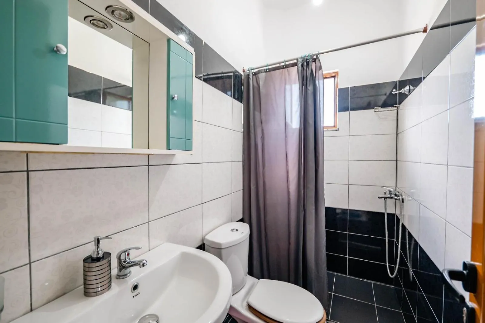 Aparthotel Vila Pasqyra Ksamil