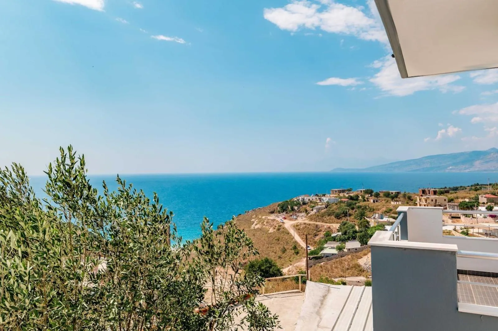 Vila Pasqyra Ksamil Aparthotel